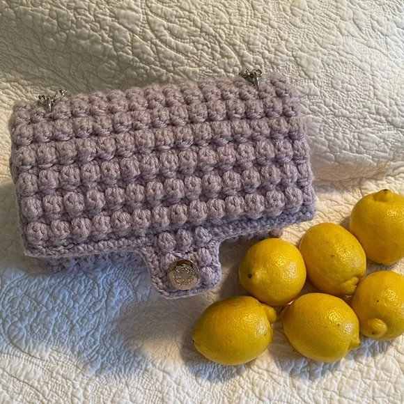 Ophelia Grey - Classica Lilac 💜
A handmade work of art
7 X 10 X 3 inches - Picture 4 of 7